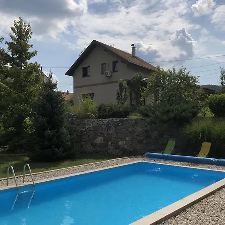 Garden&pool Time By River * Ilijas